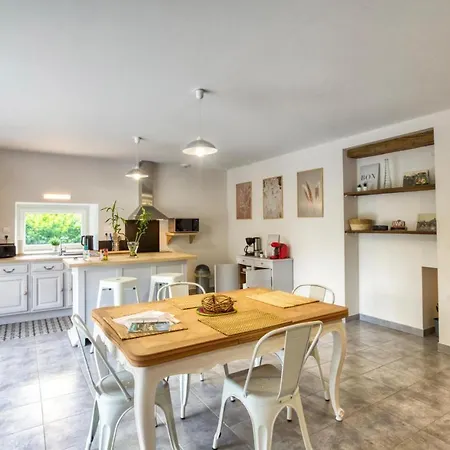 3 Bedroom Cozy In * Baraqueville