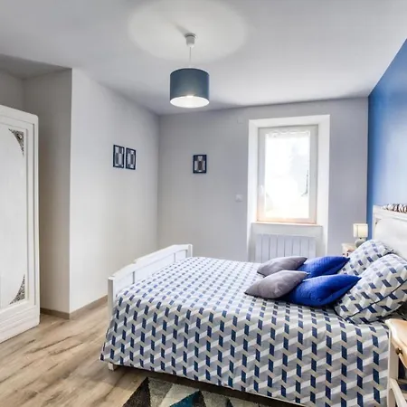 Vakantiehuis 3 Bedroom Beautiful In *