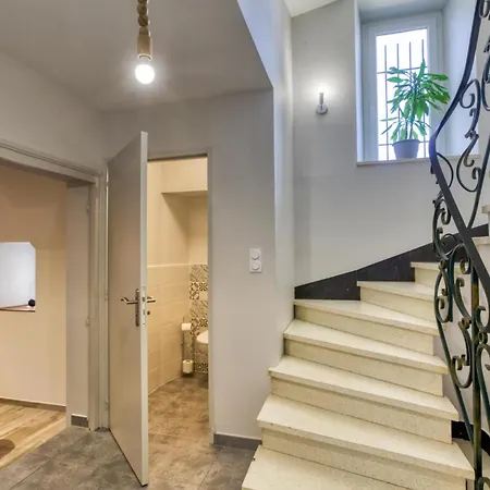 3 Bedroom Beautiful In Baraqueville