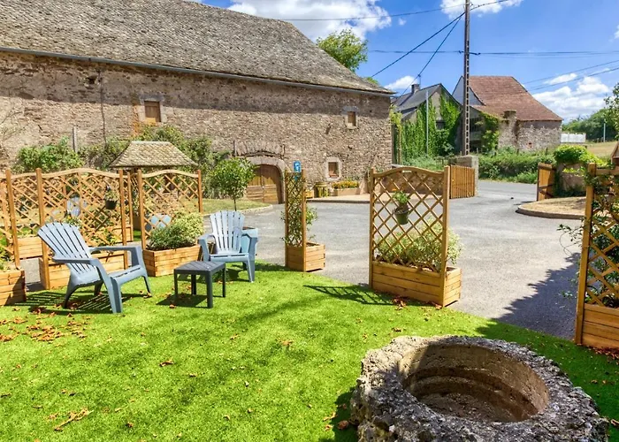 3 Bedroom Cozy In 펜션 *