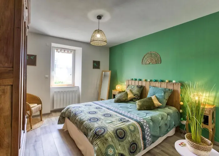 3 Bedroom Cozy In 펜션 *