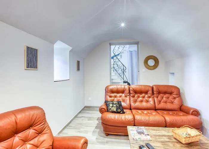 3 Bedroom Cozy In 펜션 *