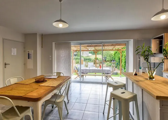 3 Bedroom Cozy In 펜션 Baraqueville