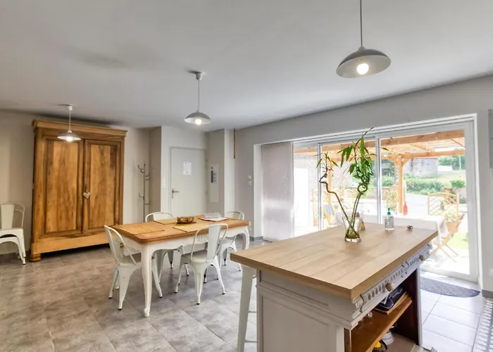 펜션 3 Bedroom Cozy In *